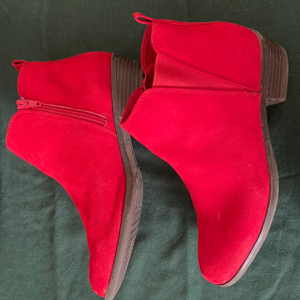 Red above-ankle booties, memory foam insole